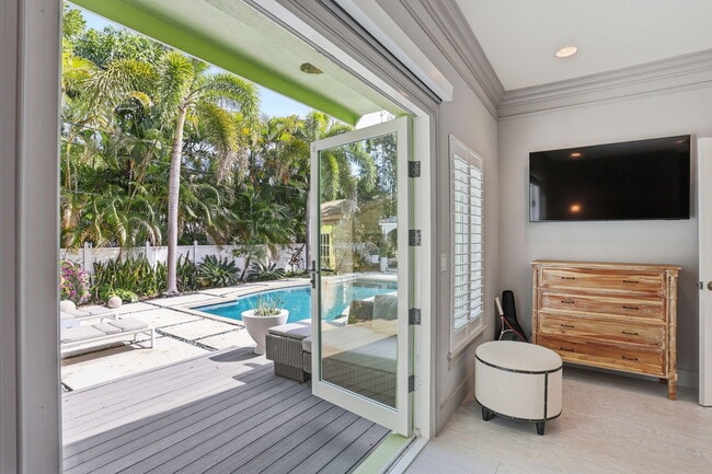 Photo - 309 NE 8th Ave