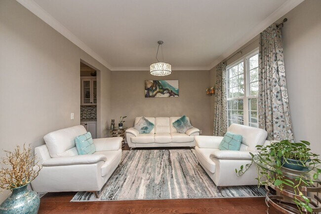 Photo - **LIKE NEW EXECUTIVE HOME IN PRESTIGIOUS H...