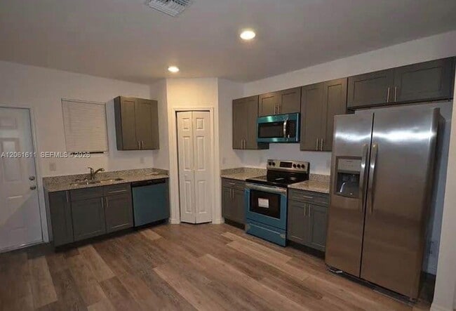 Photo - 2221 Carver Ave