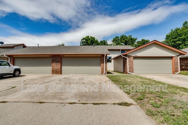 Photo - 1705 N Gleason Ave