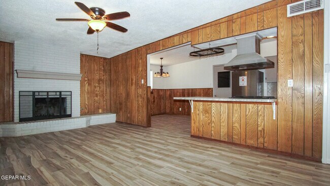 Photo - 9304 Lait Dr