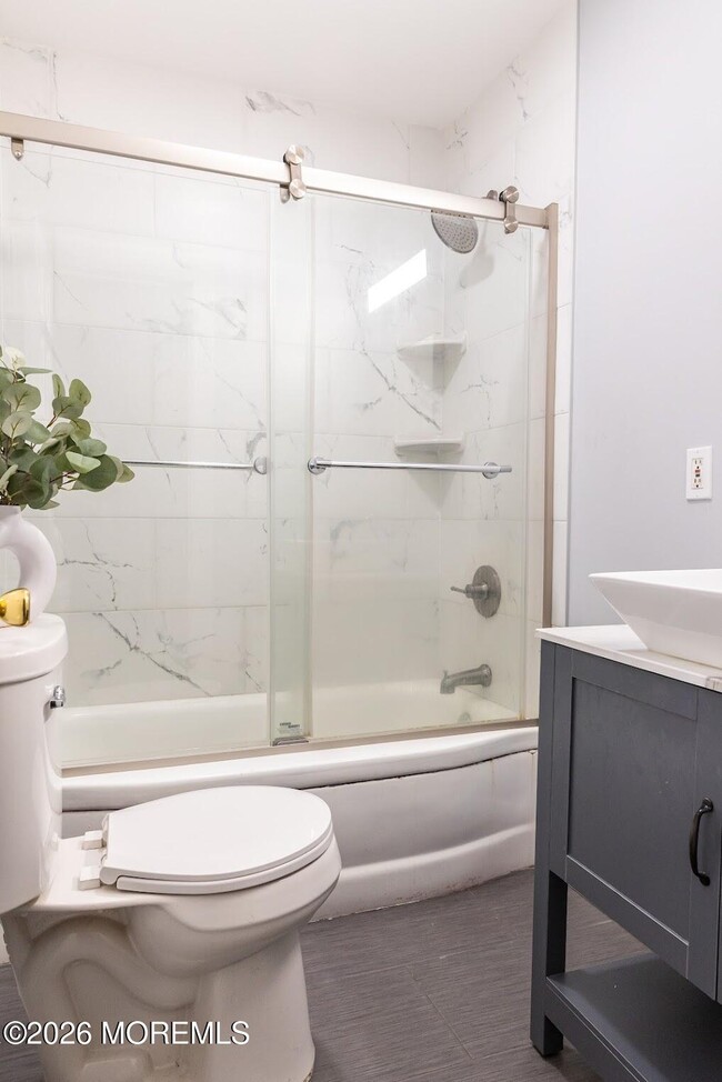 Photo - 18 Arbor Way