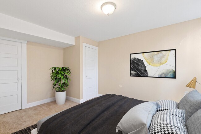 Photo - 594-598 S Lincoln