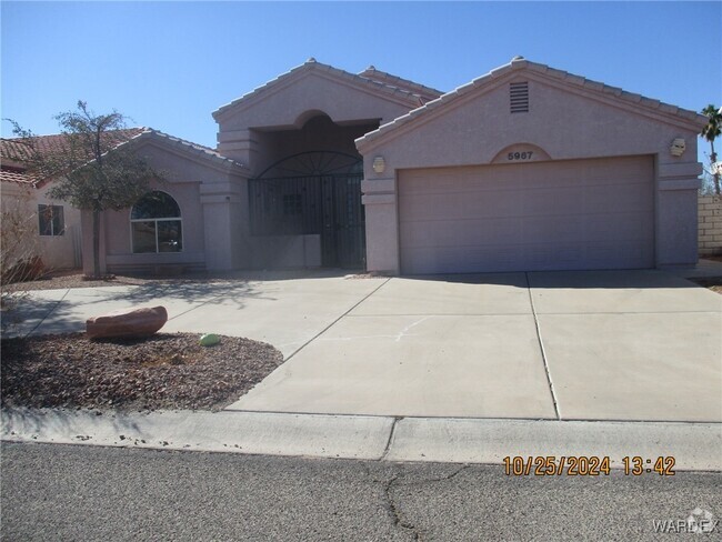 Building Photo - 5967 Mountain View Rd Rental