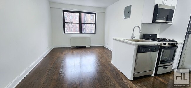 Photo - E 16 ST Unit 3X