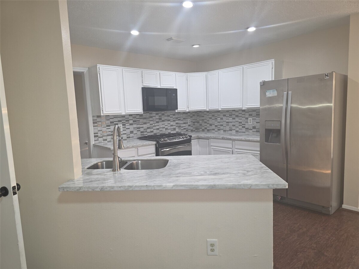 Photo - 1907 Summerfield Pl