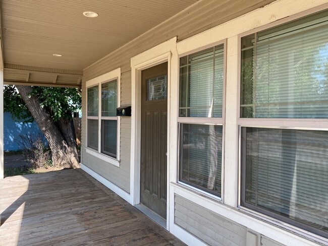 Photo - STUDENTS WELCOME! Charming 3 Bed 2 Bath Single Family Home in Old Town