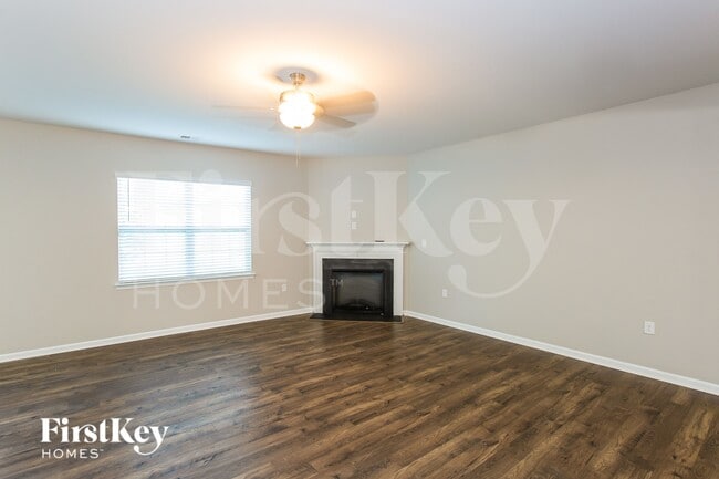 Photo - 711 Saddlebred Ln