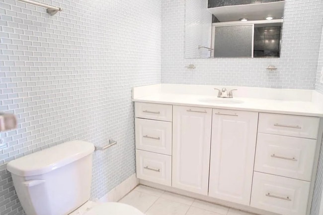 Photo - 254 Newbury St