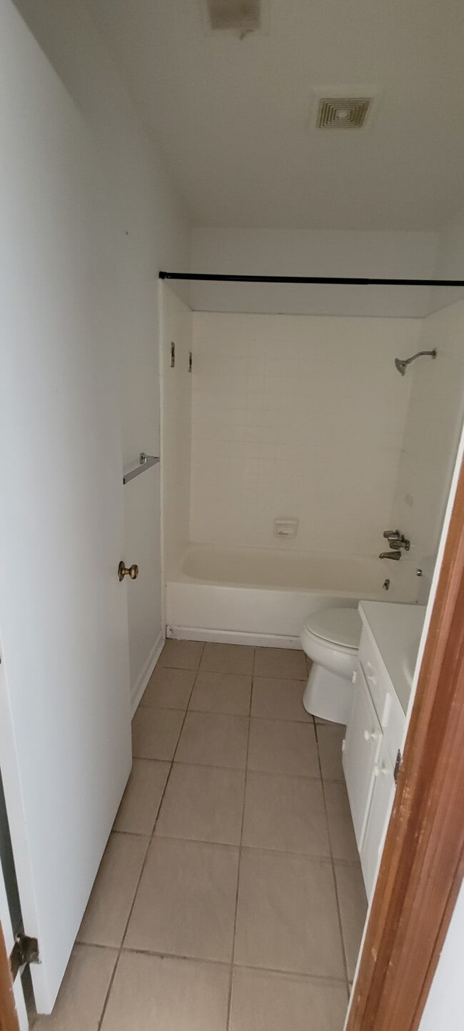 Photo - 3530 Lynn Ave