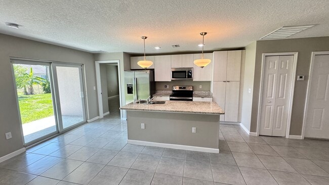 Photo - Amazing 4 Bedroom, 2 Bathroom Home in Palm Bay!!