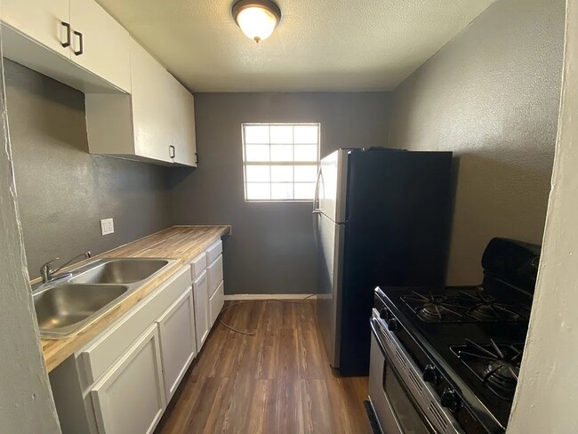 Photo - 3238 E Easton St