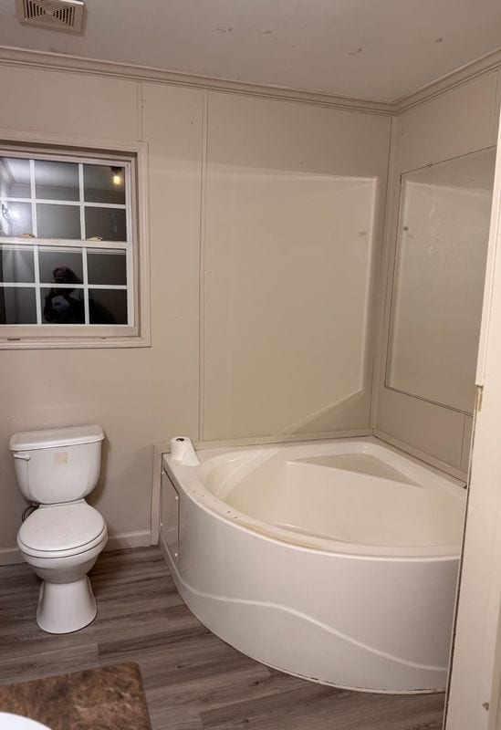 Photo - 805 Topsy Rd