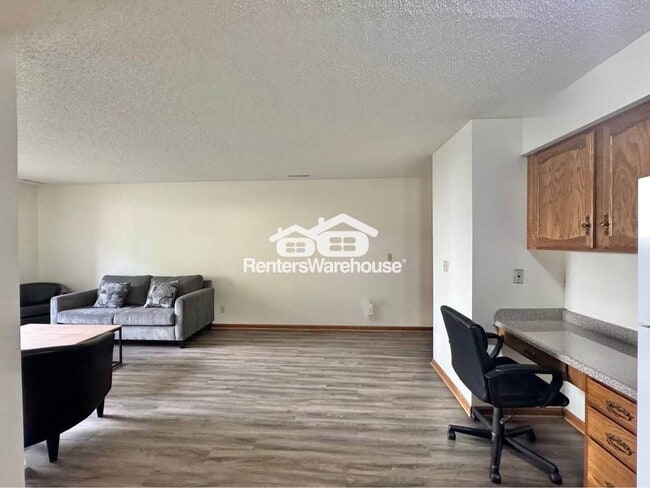 Photo - 1115 W 1st St