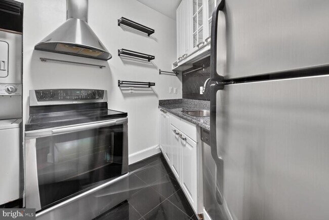 Photo - 3120 R St NW Unit 207