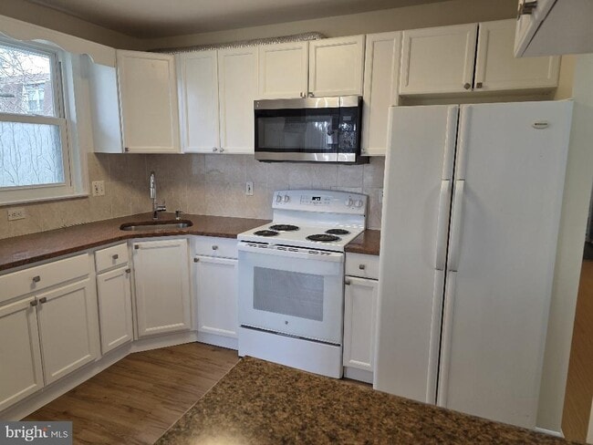 Building Photo - 22 Florence Tollgate