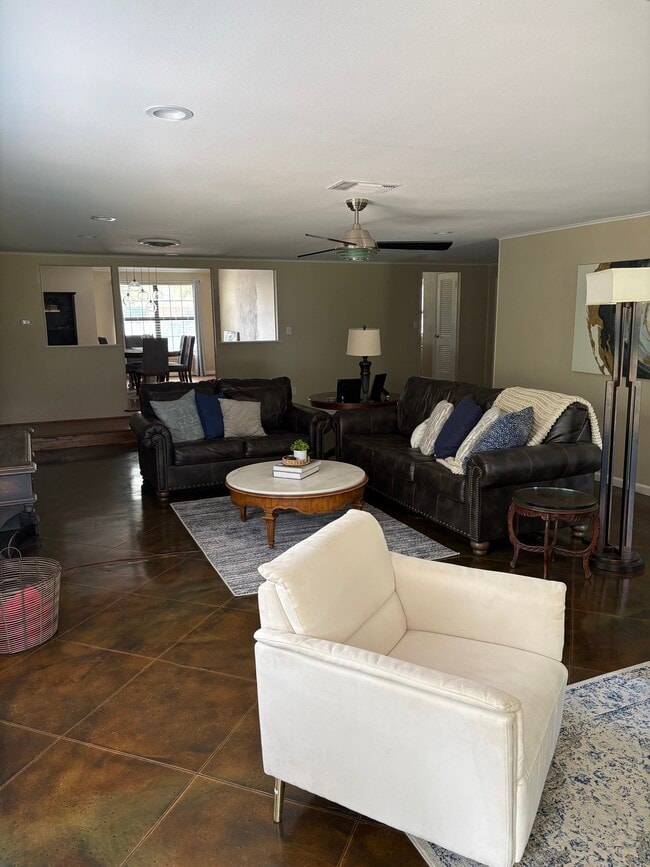 Photo - 3644 W Seminary Dr