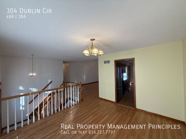 Photo - 304 Dublin Cir