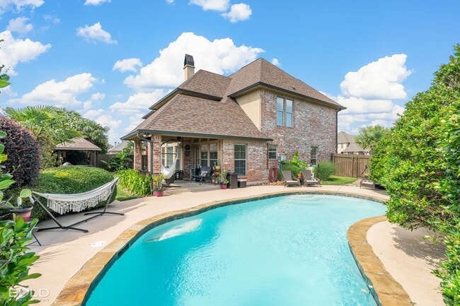Building Photo - PRIVATE OASIS IN GATED COMMUNITY Rental