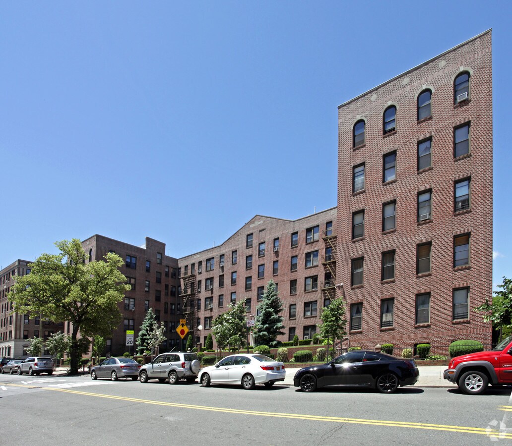 Photo - 8612 Ridge Blvd