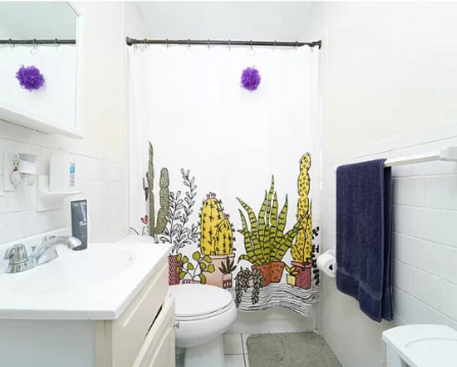 Incredible 4 bed 2 bath in Packard's Corne... - Incredible 4 bed 2 bath in Packard's Corne... Condo