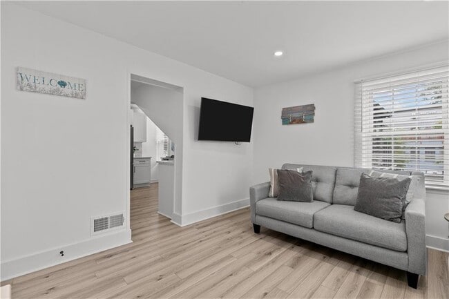13 Sherman St Unit 3