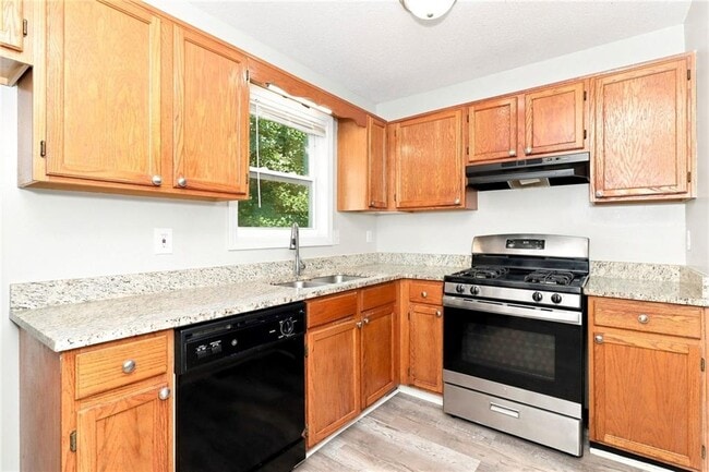 Photo - 229 Hampton Dr
