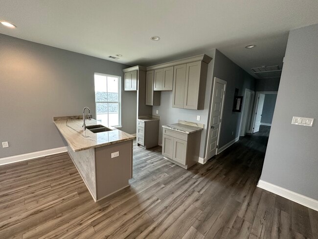 Photo - 1522 Sere St