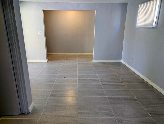 Photo - 2432 E Eastland St