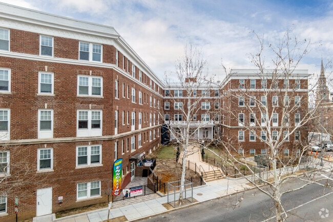 Photo - Maycroft Apartments