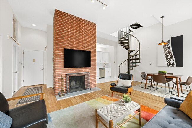 Building Photo - 222 Grand St Unit 4K