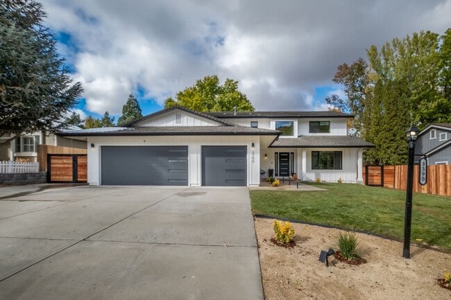 Photo - 3390 Thornhill Dr