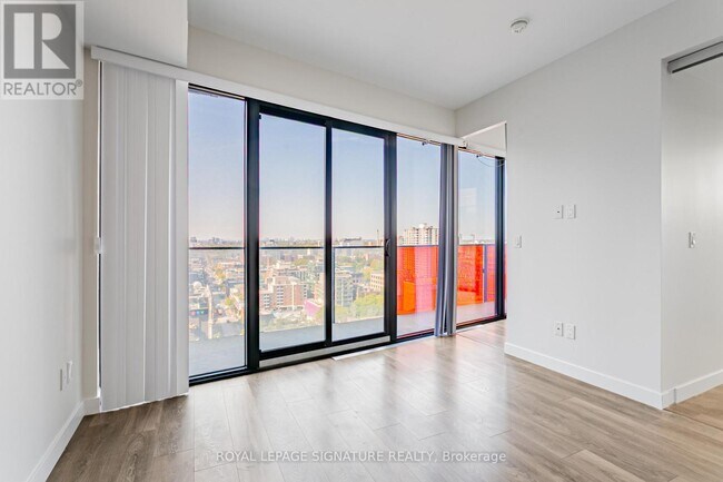 Photo - 215 Queen St W Unité 1805