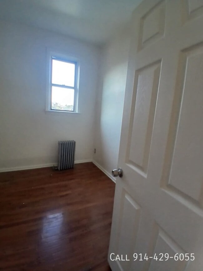 Photo - 288 Hawthorne Ave Unit 4