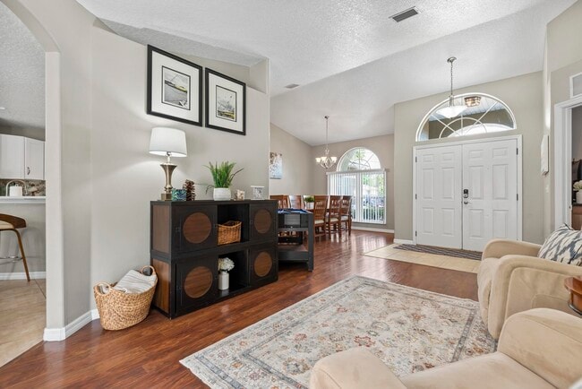 Photo - 11 Lynton Pl