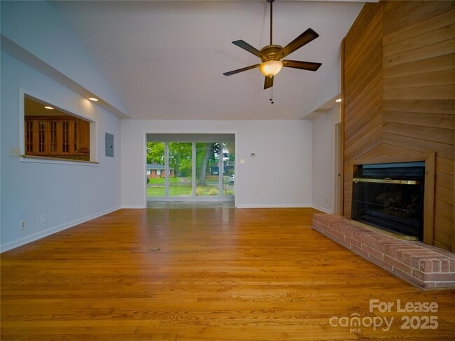 Photo - 1123 Lynbrook Dr