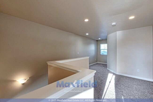 Photo - Townhouse 4BD 3.5BA NEW CARPET - east of I...