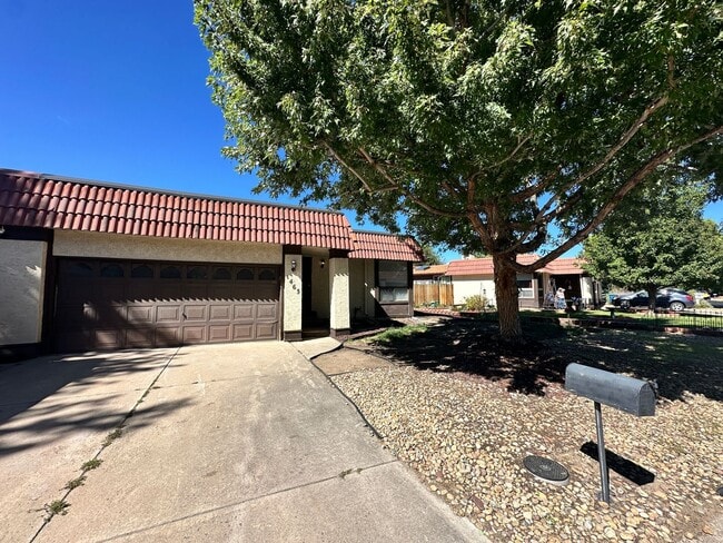 Building Photo - Completely Remodeled 4 Bed Home With Finis...