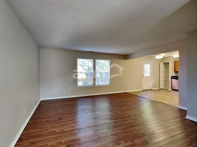 Photo - 936 Bentgrass Dr