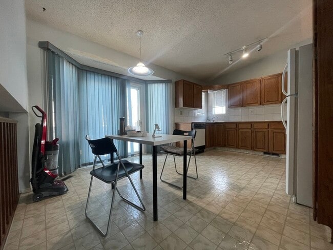 Photo - 8105-188A 188a St NW Unit 2