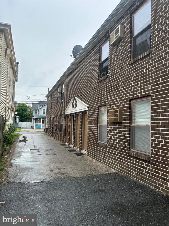 Building Photo - 504 Cinnaminson Ave Unit D