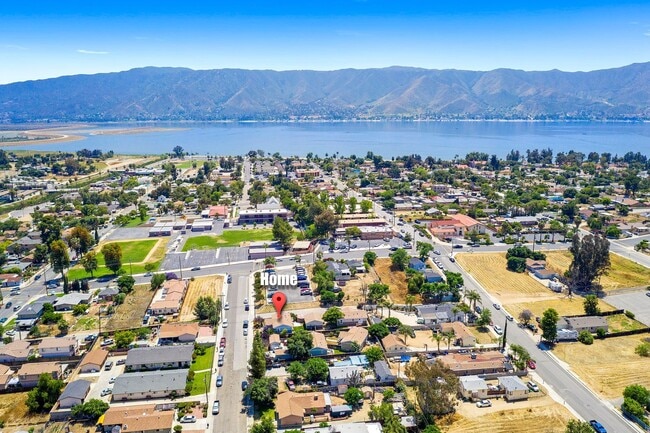 Photo - 307 N Poe St Unidad 1