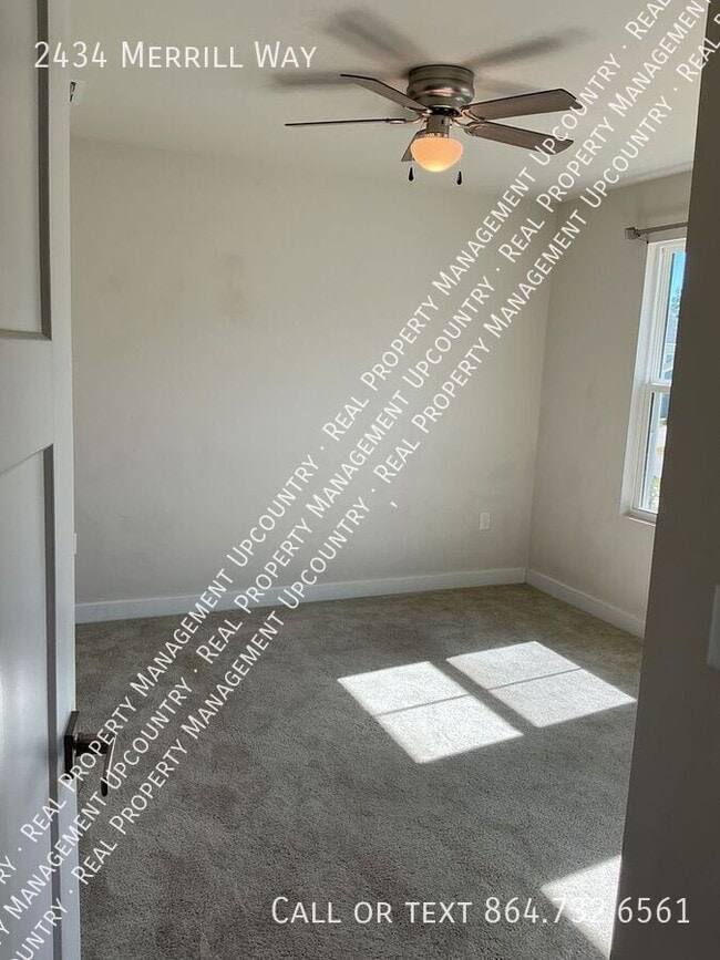 Photo - 2434 Merrill Wy