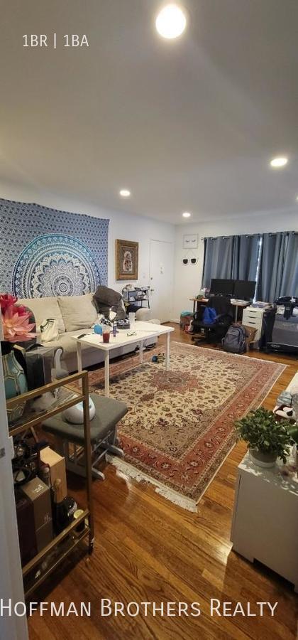 Building Photo - 1217 S Sherbourne Dr Unit 5