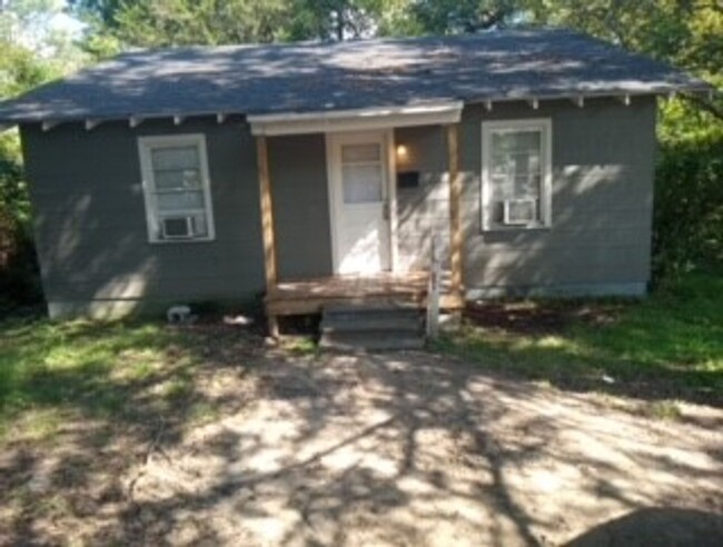 3 bd/1 ba - 3 bd/1 ba House