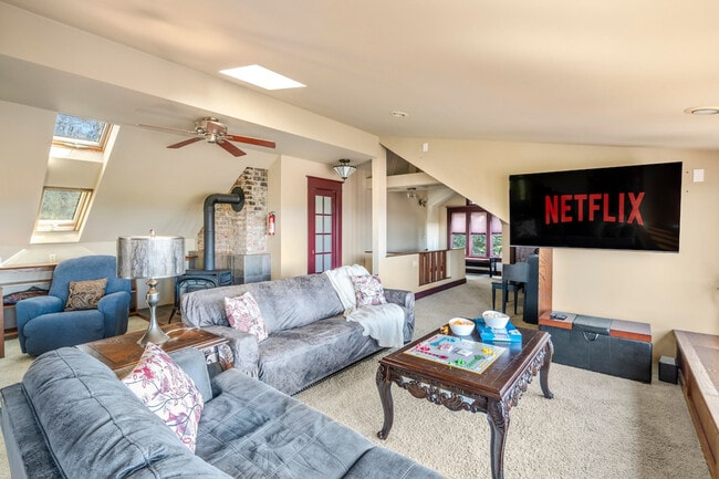 Photo - 1065 E Howe St Unit SI ID1607388P