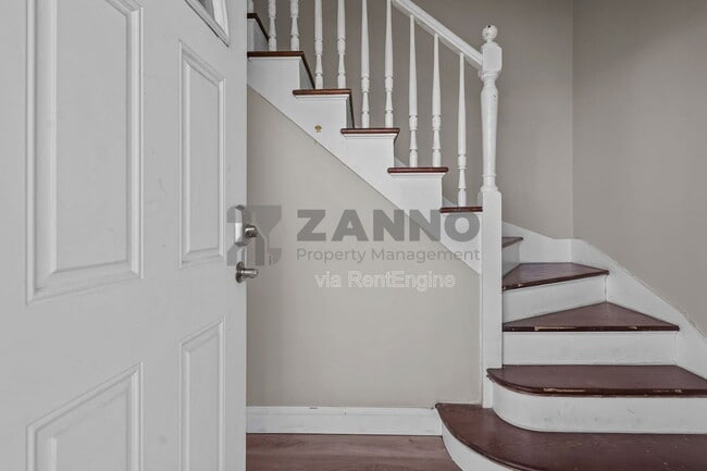 Photo - 471 Smithfield Ave Unit 2