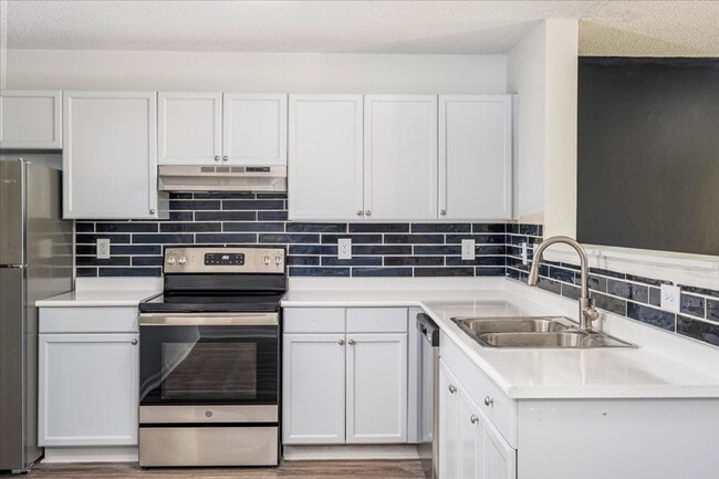 Photo - Carlson Bay Luxury Apartments