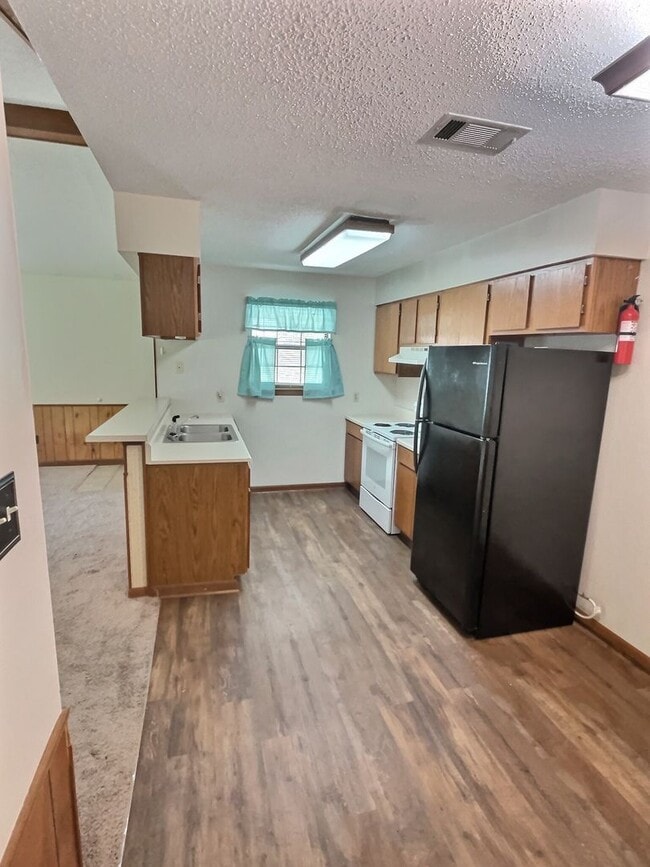 Photo - 1109 Hickory Dr Unit B