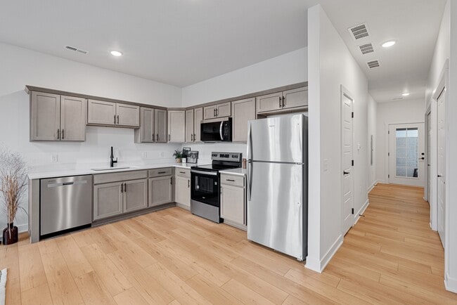 1115 SW 11th St